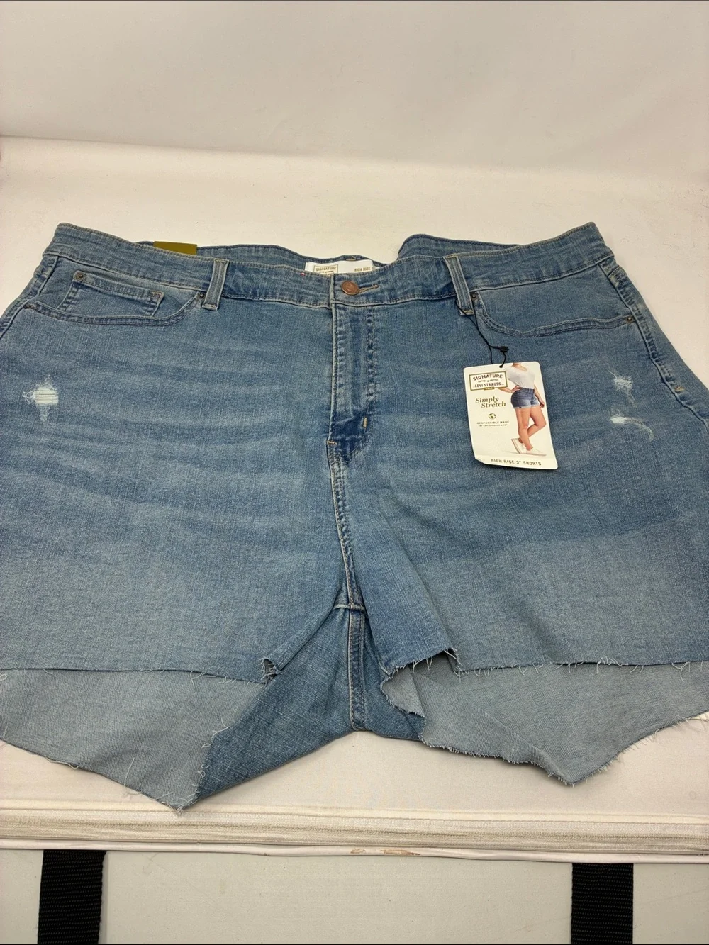 Signature by Levi Strauss Gold Light Blue High Rise Denim Shorts 24/W37
